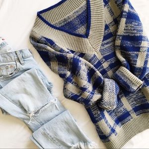 Vintage • Plaid V-Neck Sweater